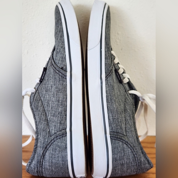 Vans Women's Shoes Size 7 Nearly New Condition - Picture 2 of 7